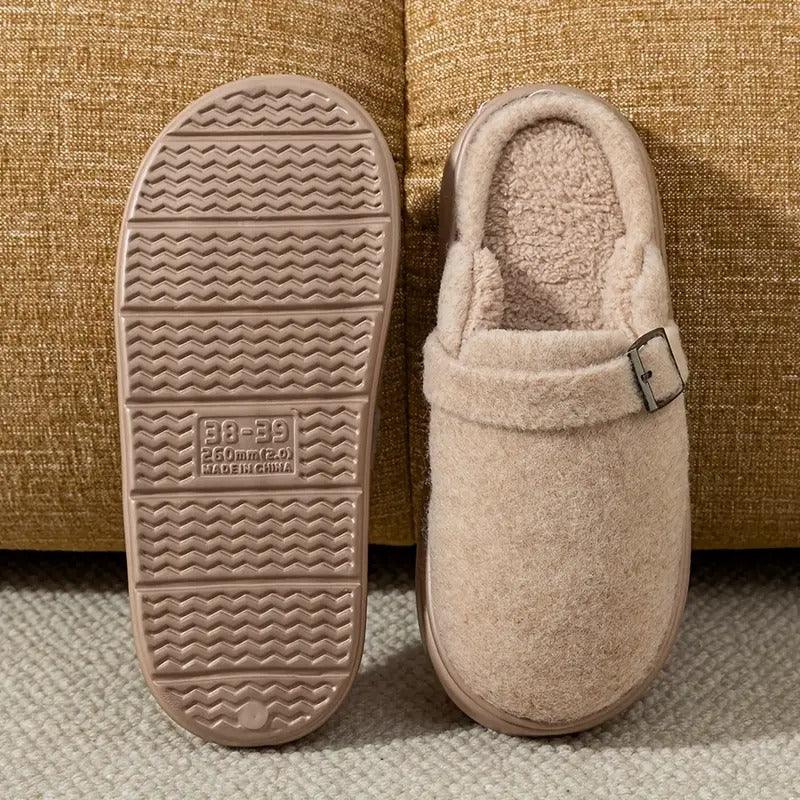 Pantoufles femme hiver en flanelle beige à semelle EVA souple et doublure peluche