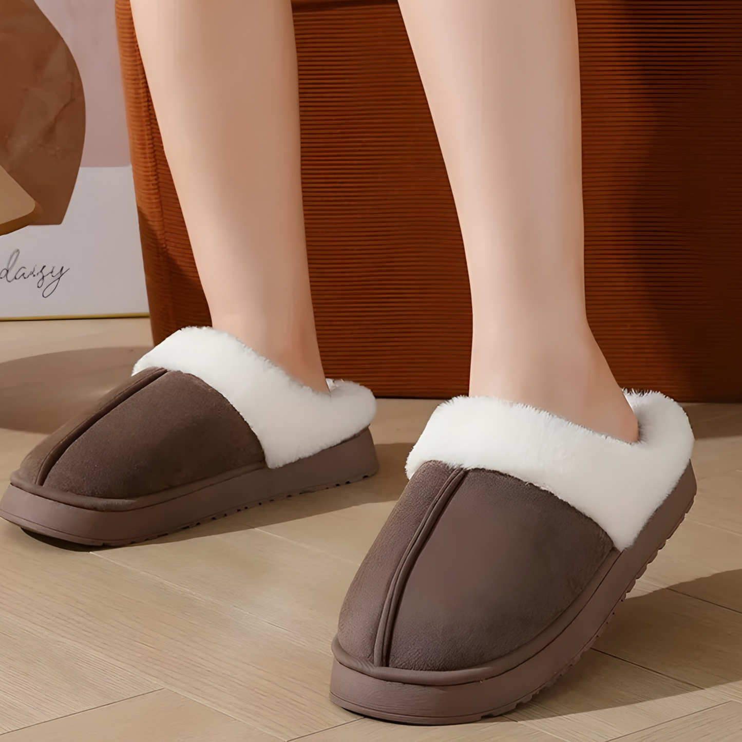 Pantoufles d’hiver unisexes en faux daim avec doublure en peluche et semelle antidérapante