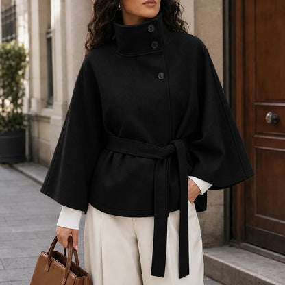 Béryl – Manteau Cape Ceinturé en Laine