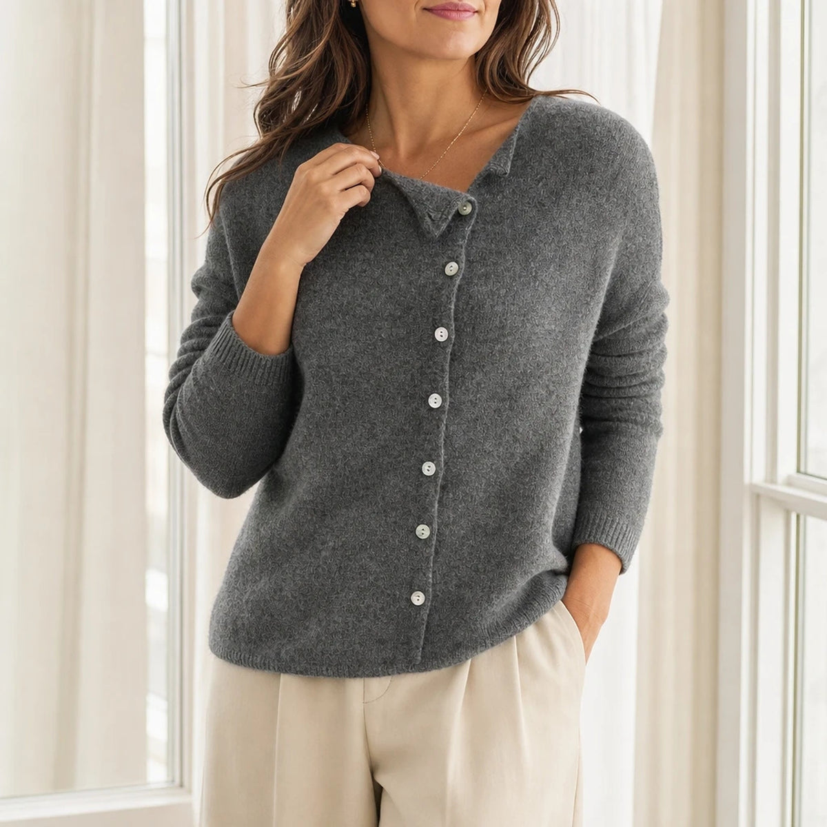 Gabrielle – Pull Maille Col Asymétrique