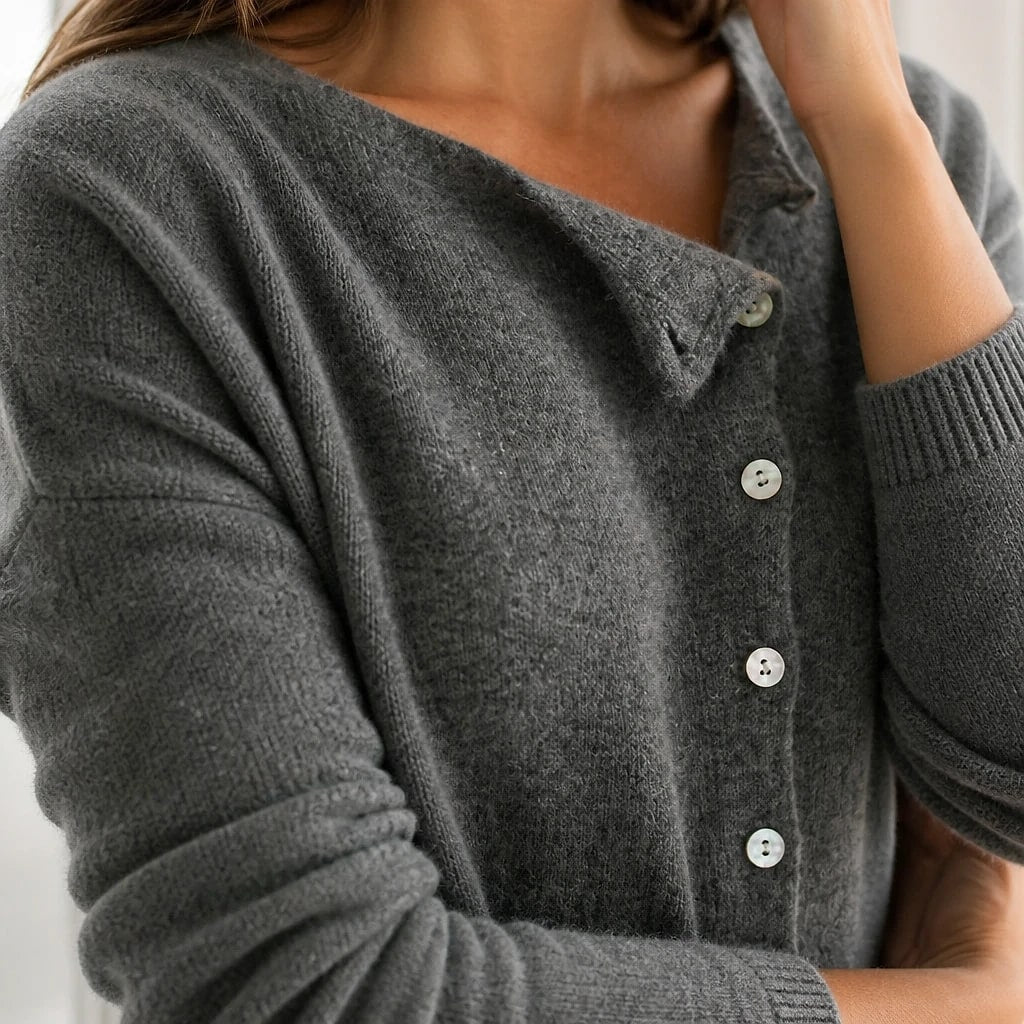 Gabrielle – Pull Maille Col Asymétrique
