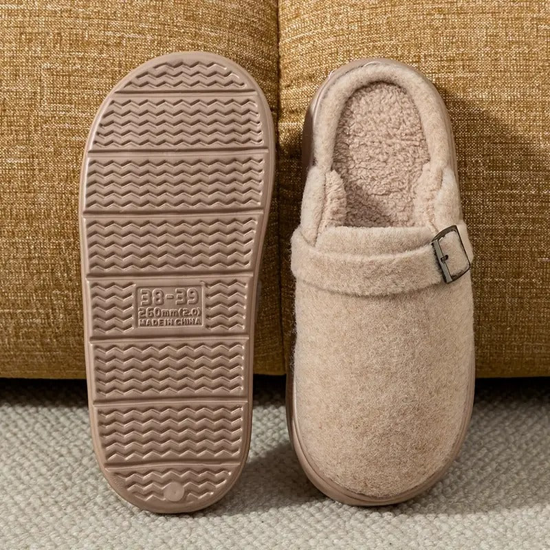 Pantoufles femme hiver en flanelle beige à semelle EVA souple et doublure peluche