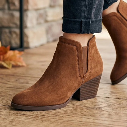 Bottines femme cognac à talon bas, bout pointu, élastiques latéraux